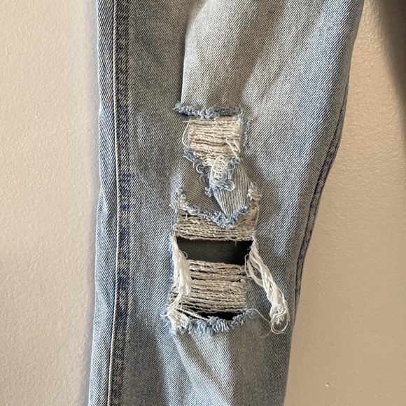 Hollister Jeans ultra high rise mom jean - Picture 2 of 14